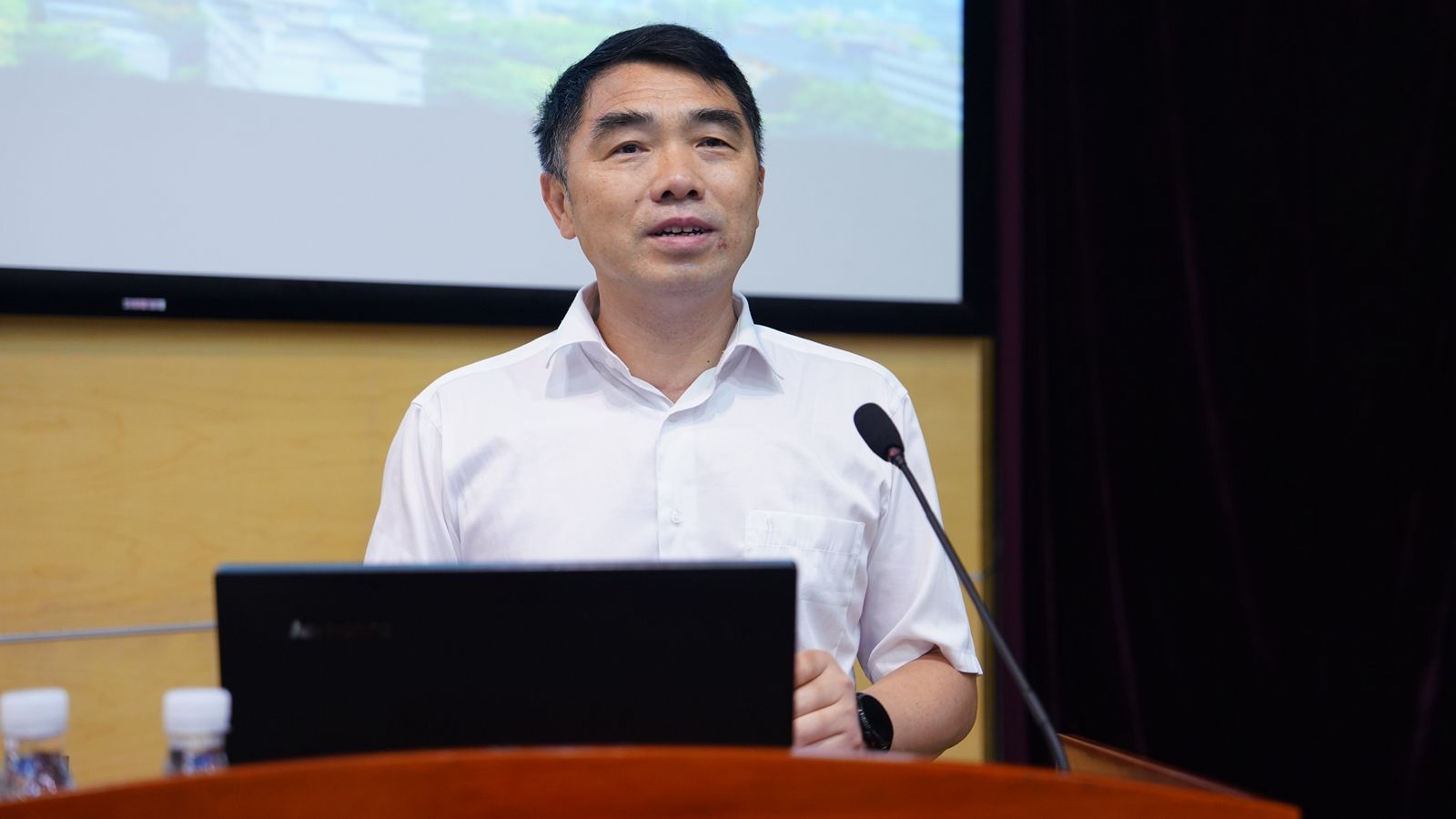 20240607-招生办-亚洲体育博彩平台
2024年本科招生宣传动员暨培训工作会-覃显甦 (1)_副本.jpg