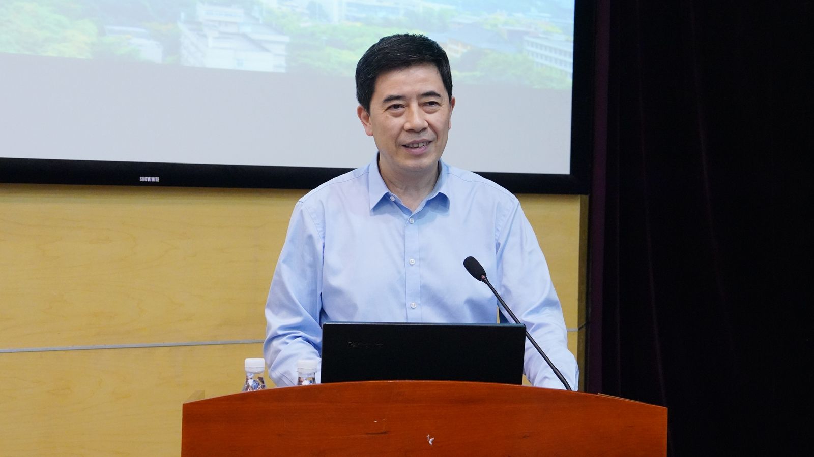 20240607-招生办-亚洲体育博彩平台
2024年本科招生宣传动员暨培训工作会-覃显甦 (4)_副本.jpg